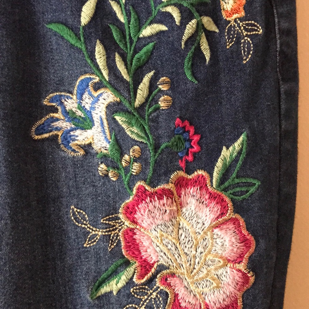 Thalia Sodi Embroidery ankle jeans - Picture 4 of 11